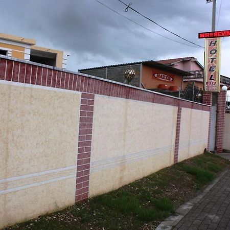 Hotel Buza New Shtoj Eksteriør billede